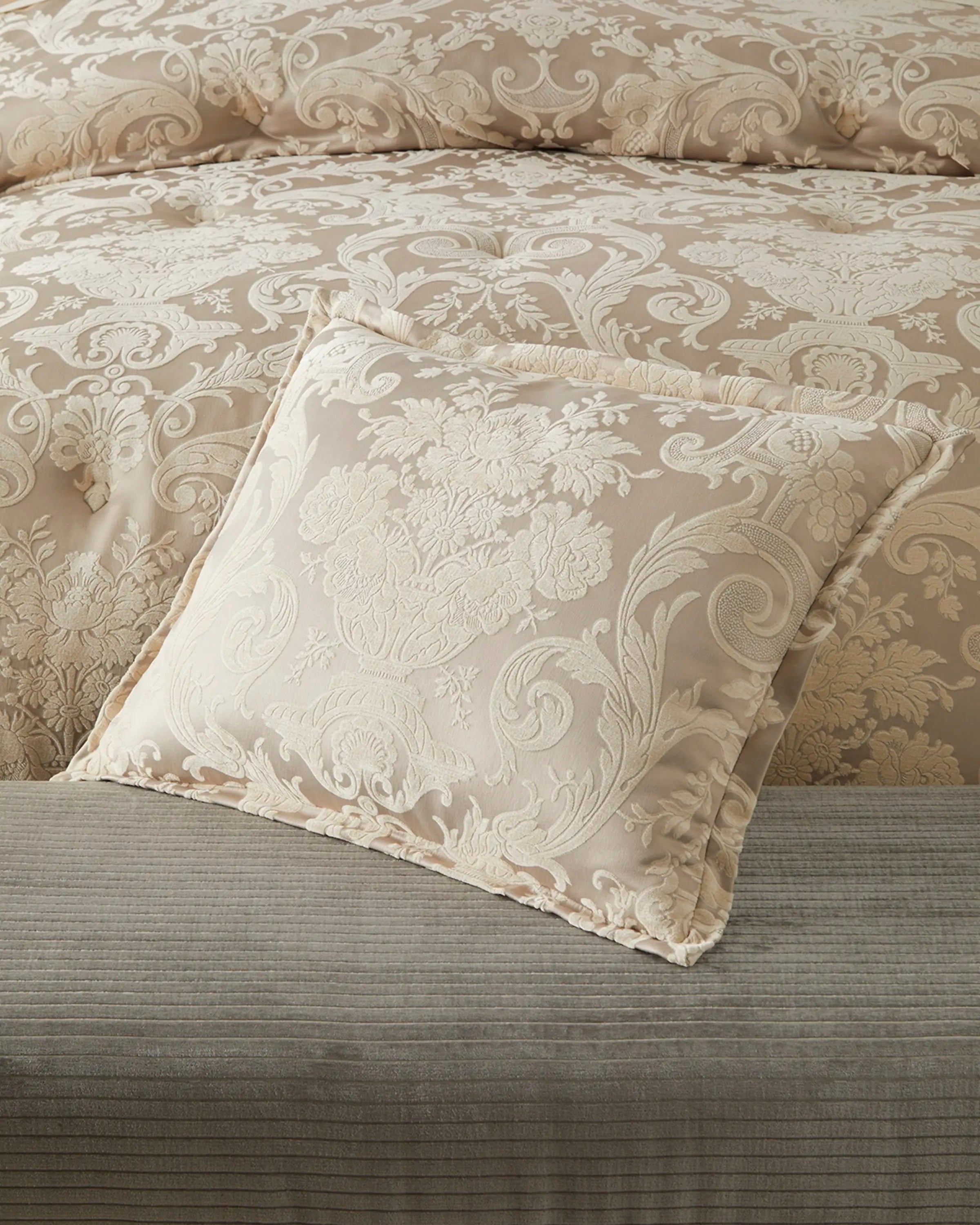 Annabelle King 3 Piece Comforter Set