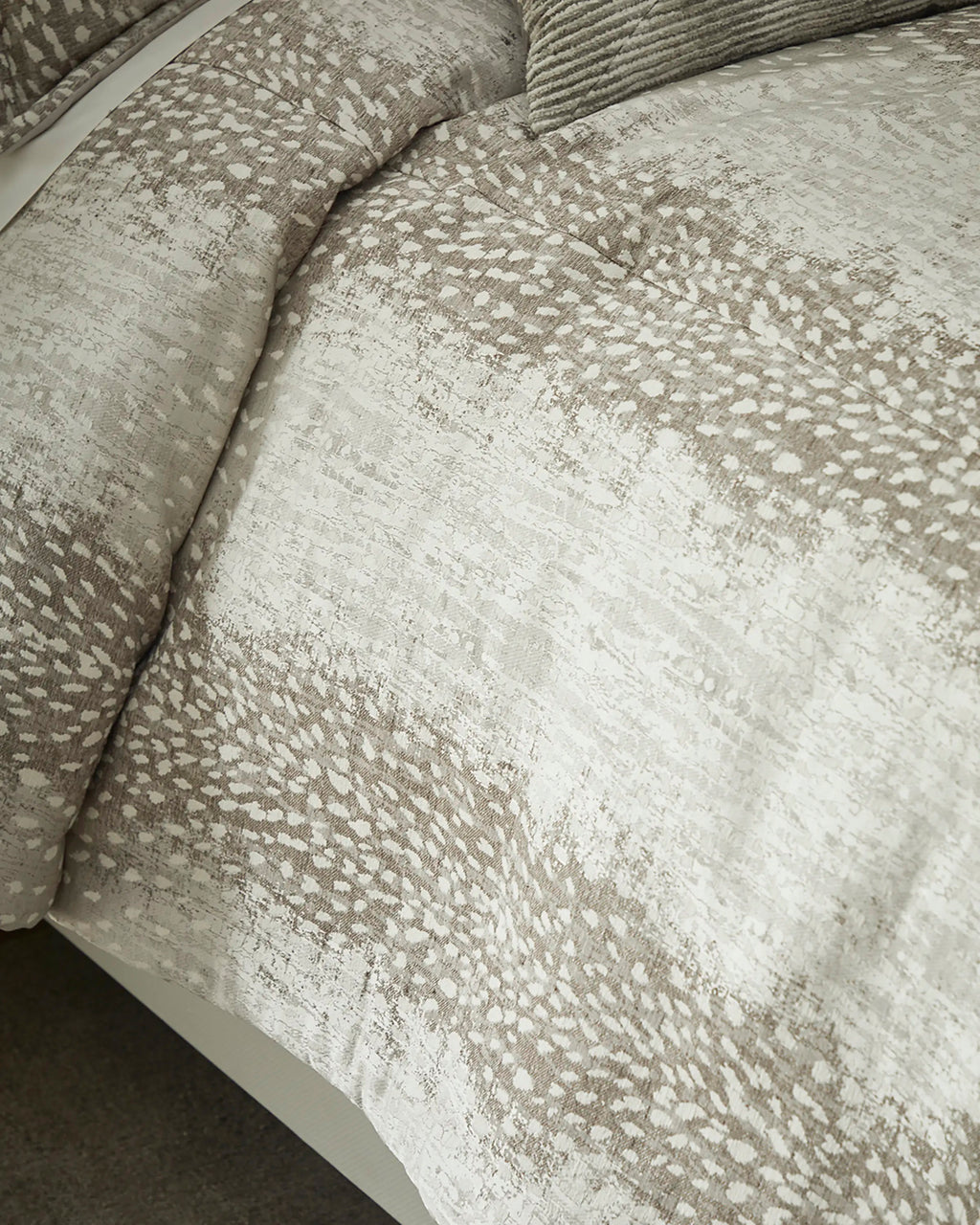 Safari 20X20 Fur Pillow