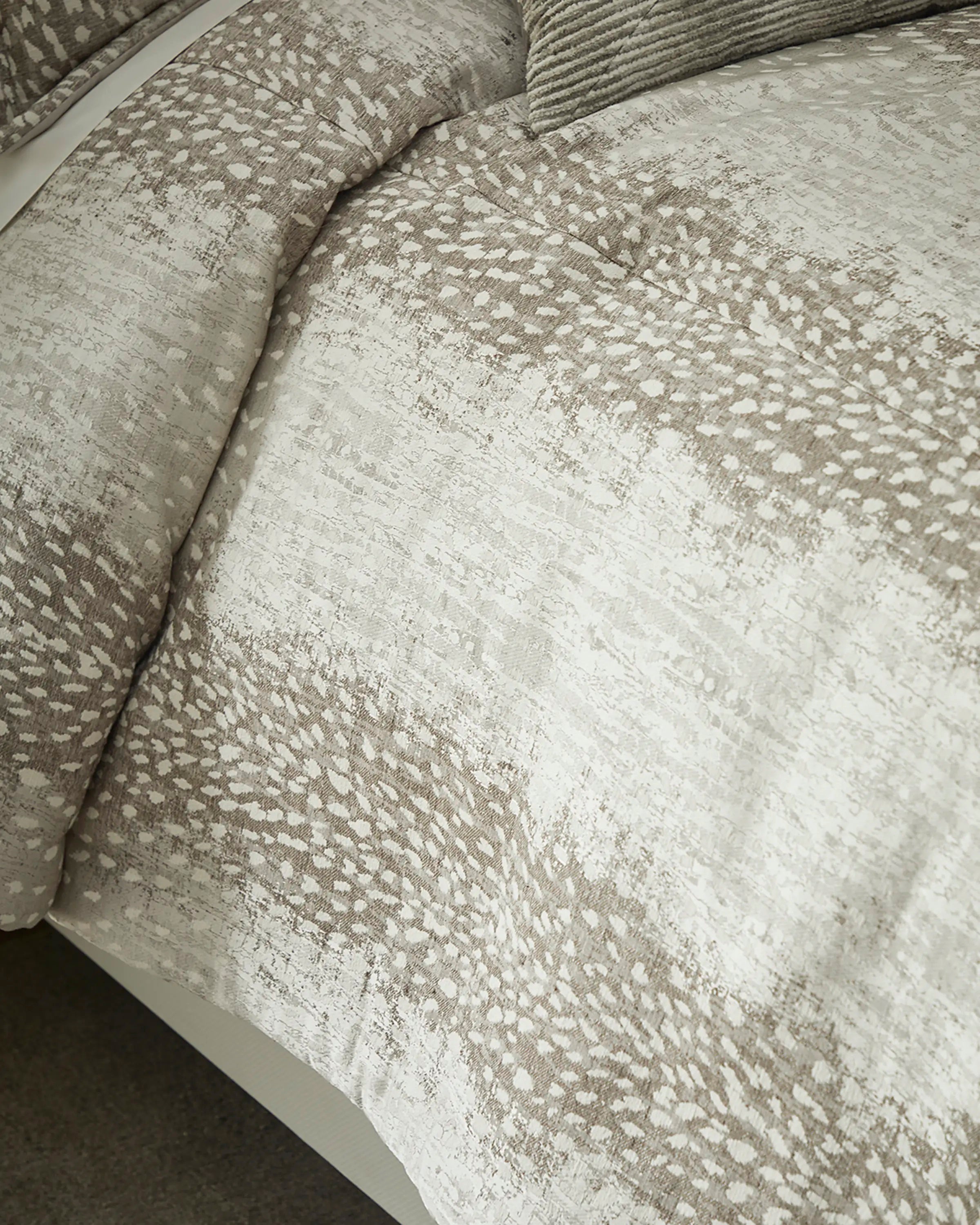 Safari 20X20 Fur Pillow