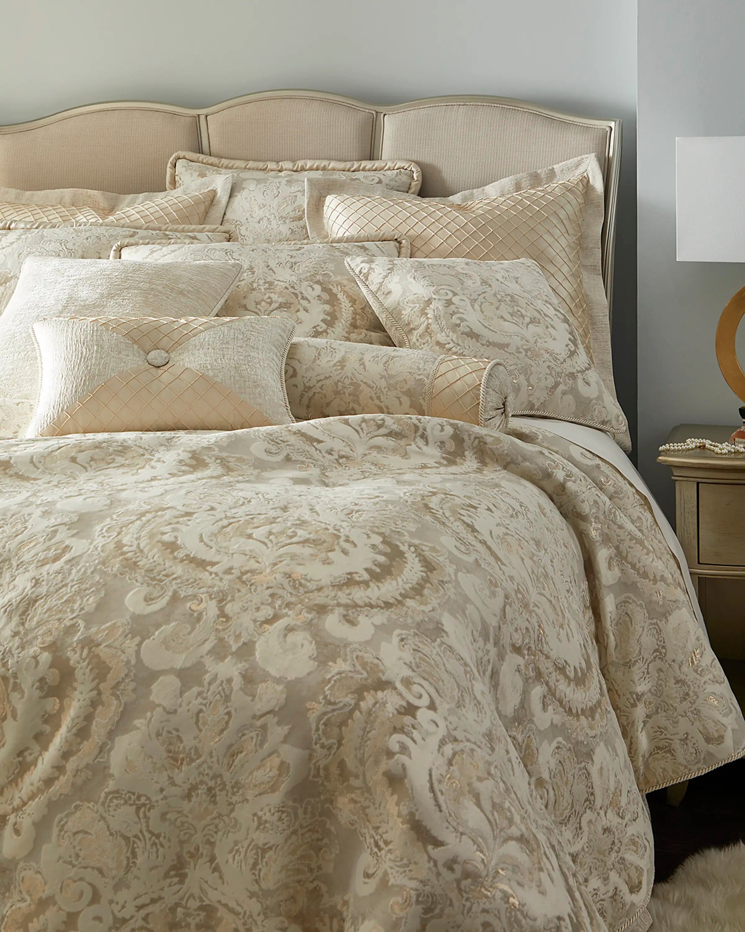 Giselle 20X20 Pillow Main