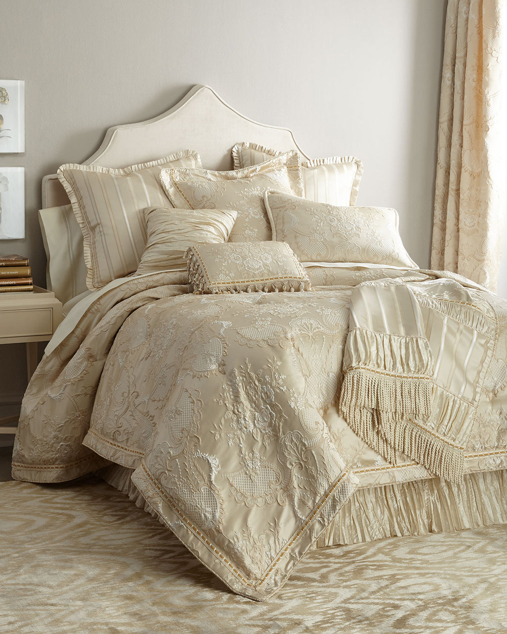 Charlotee King Comforter