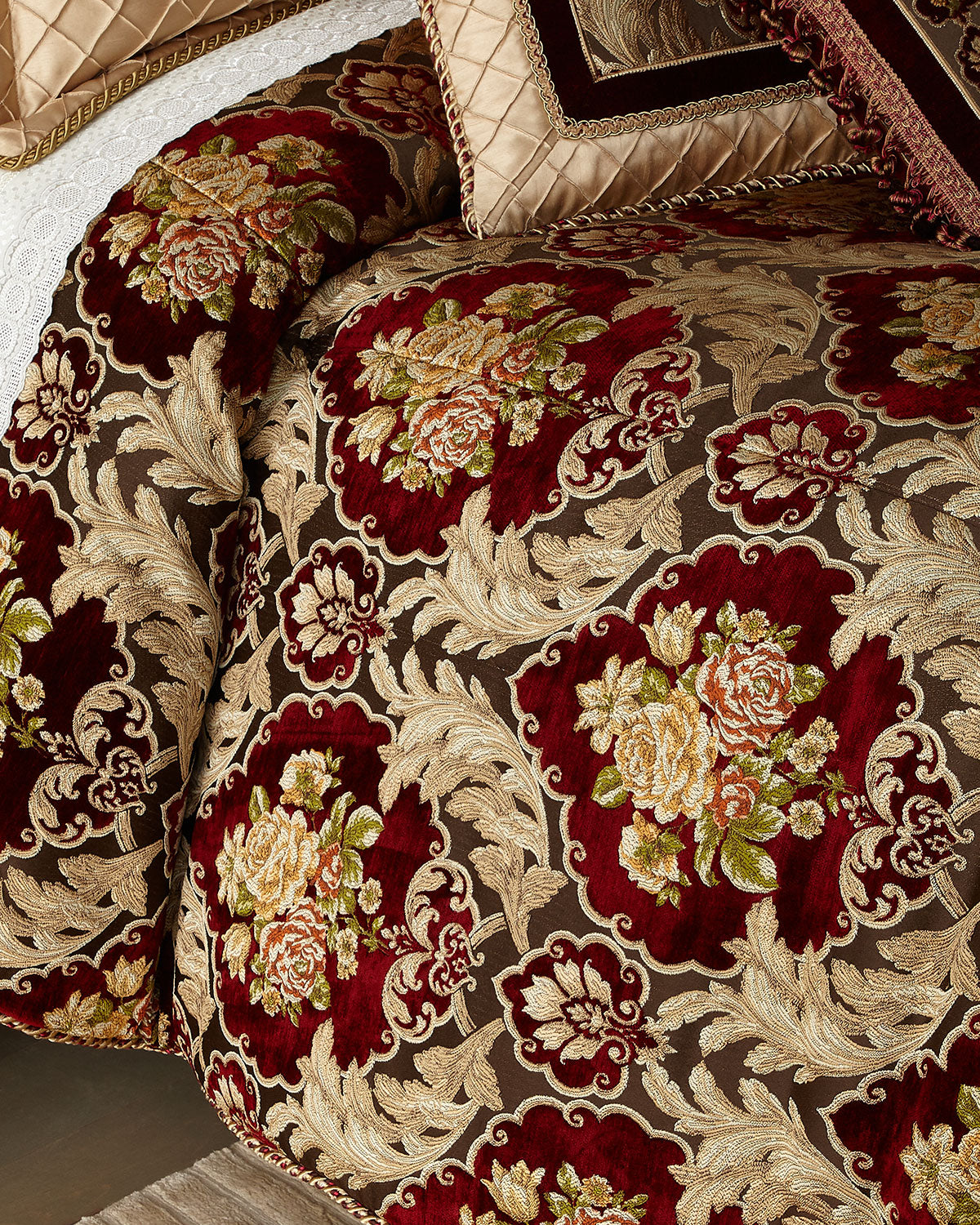 Alias Diamond Queen Bed Skirt