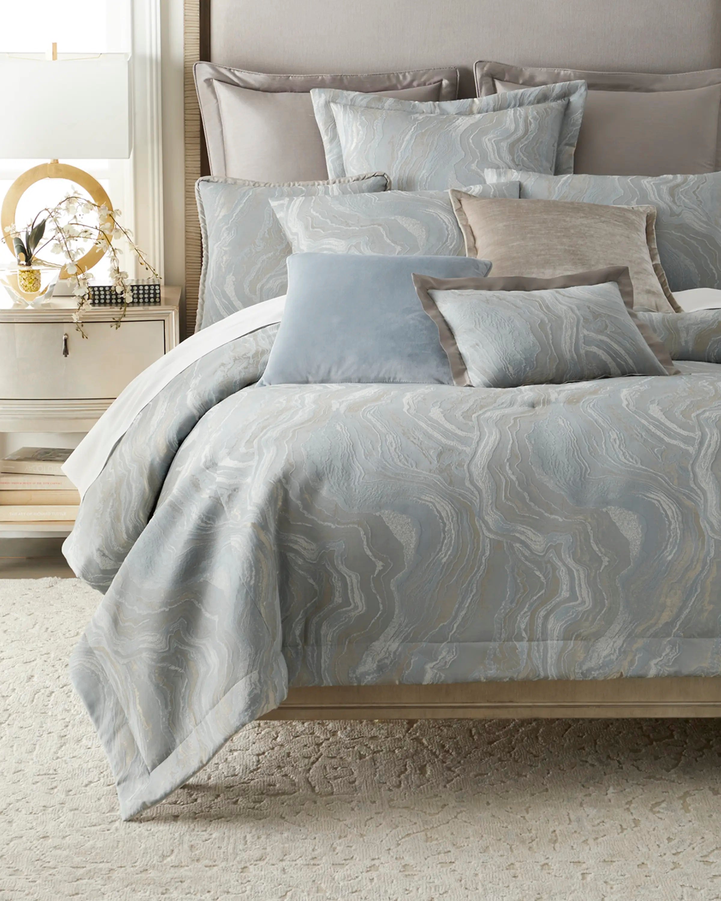 Shiney Velvet 20X20 Pillow